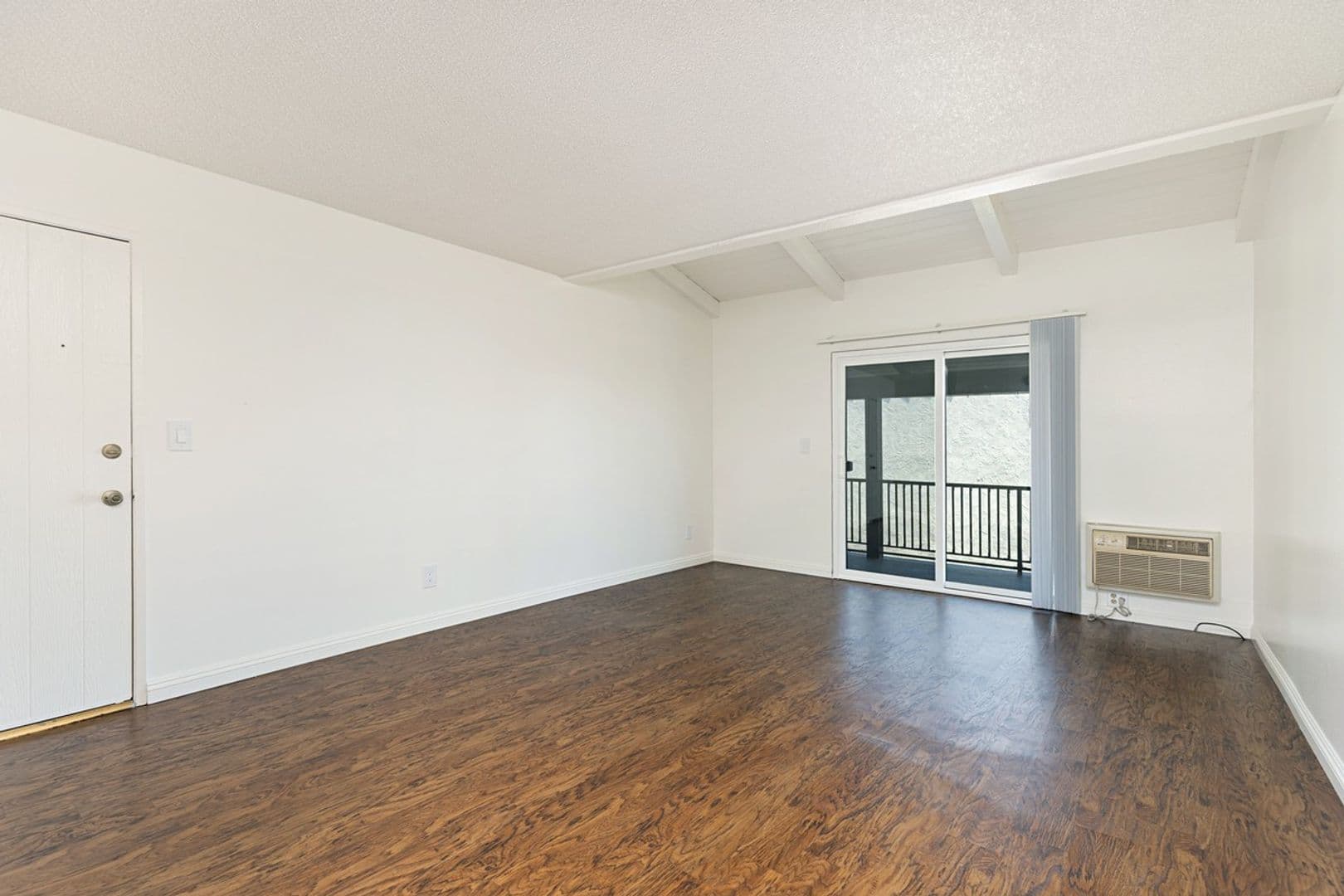 Tustin Apartment: 1731 Mitchell Avenue