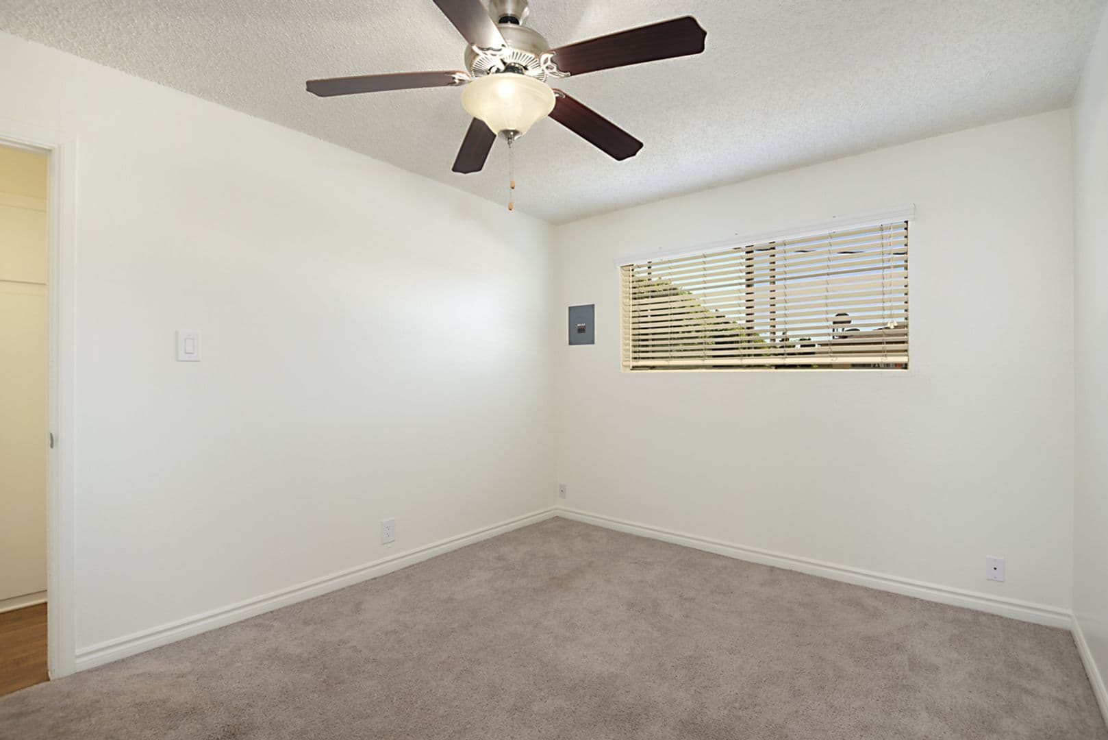 Bellflower Apartment: 15719 Eucalyptus Avenue