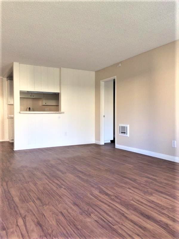 Tustin Apartment: 1731 Mitchell Avenue