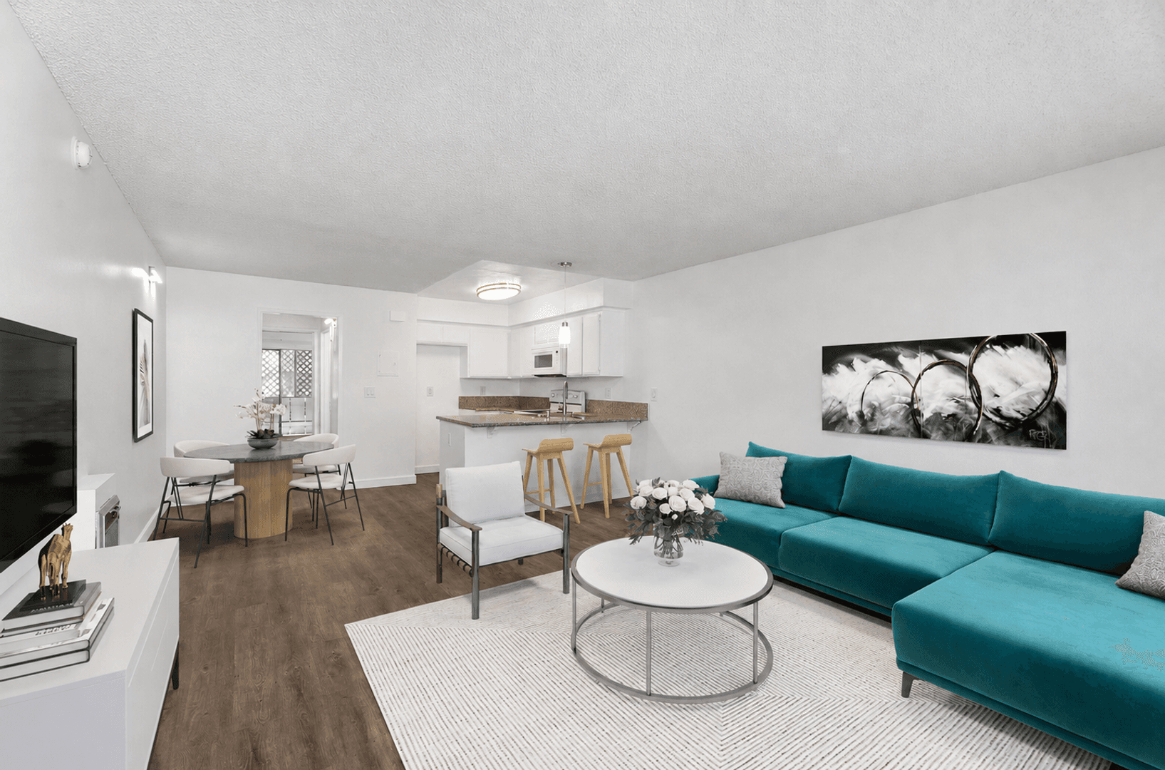 Midway City Apartment: 15421 Van Buren St.