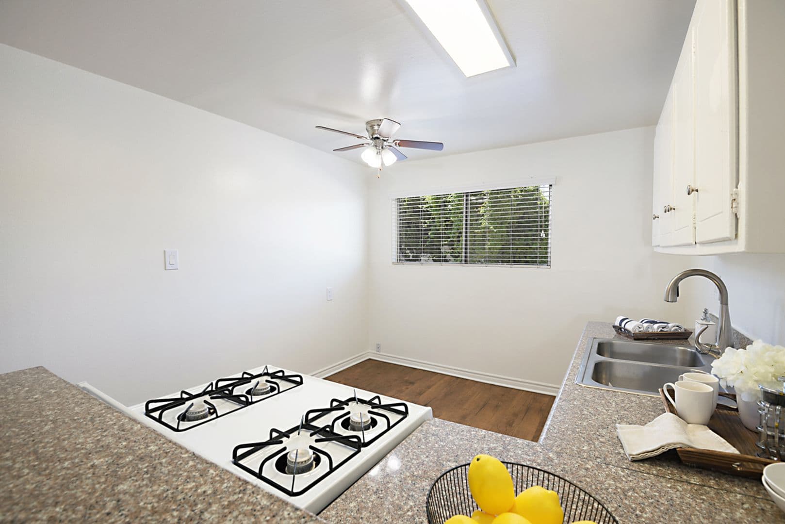 Bellflower Apartment: 15719 Eucalyptus Avenue