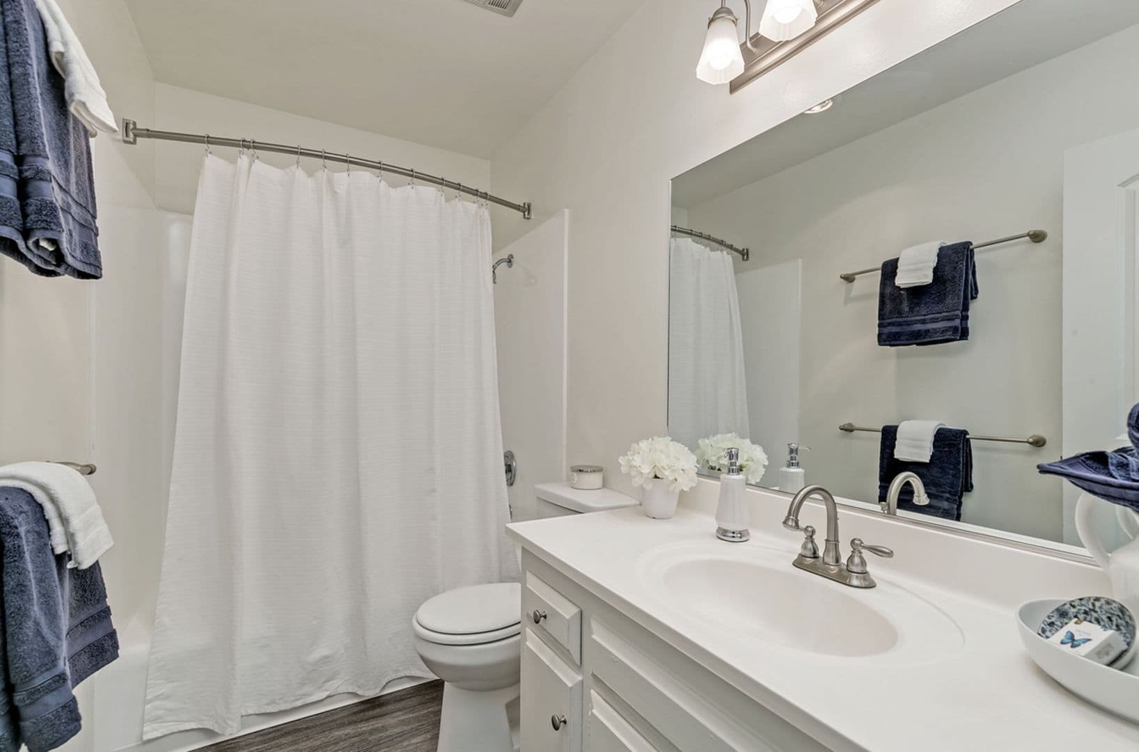 Tustin Apartment: 1731 Mitchell Avenue