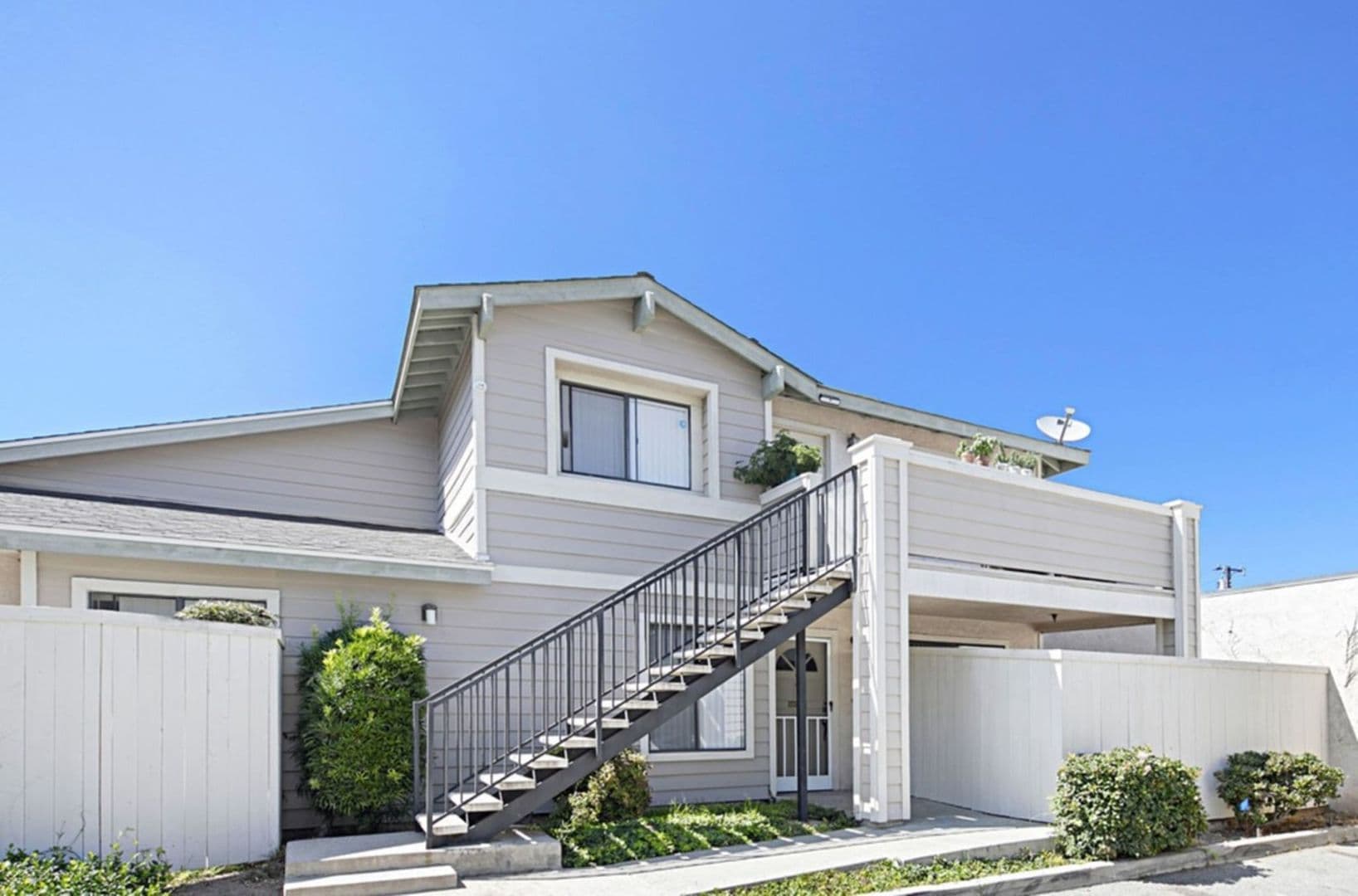 Costa Mesa Apartment: 2567 Orange Avenue
