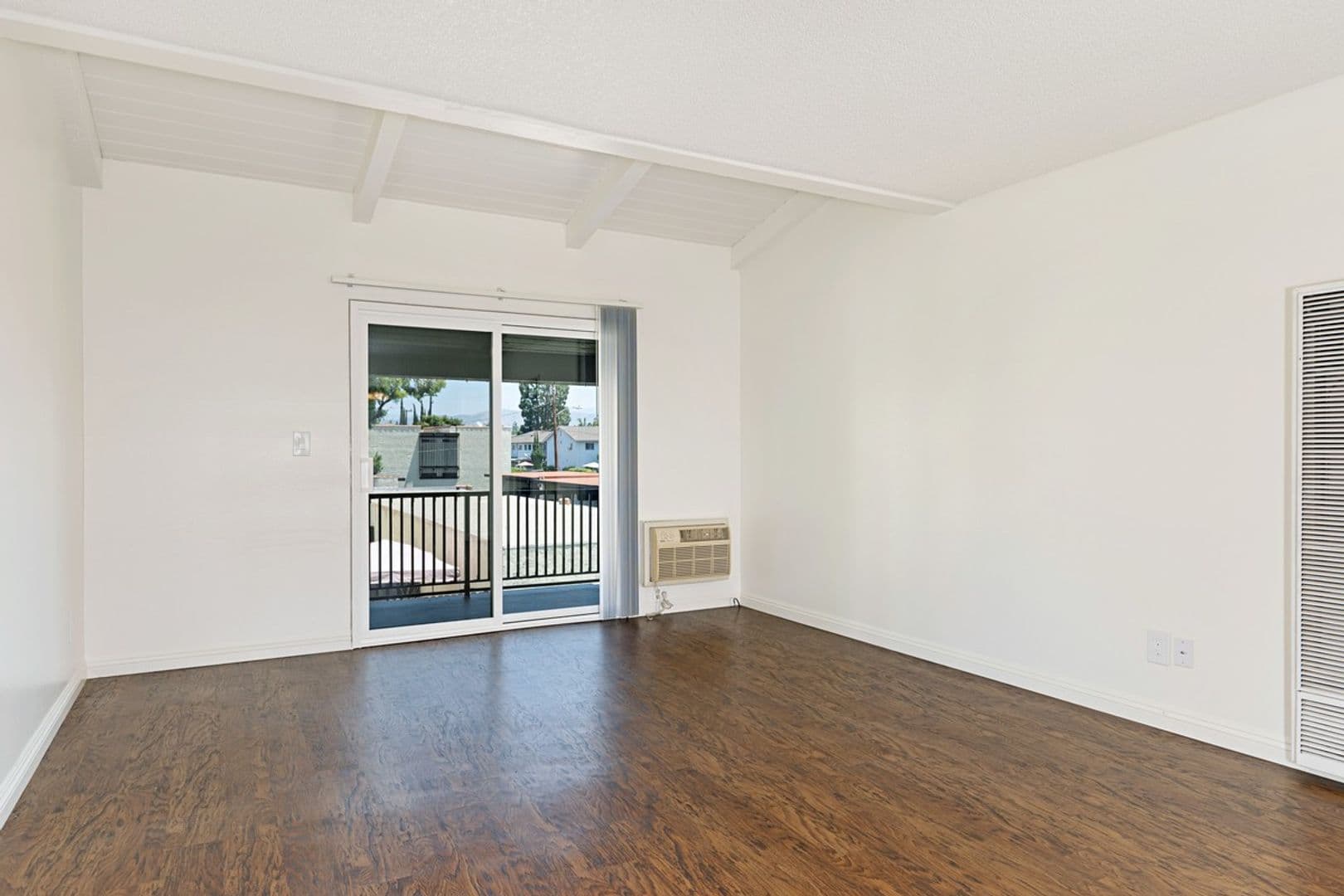 Tustin Apartment: 1731 Mitchell Avenue
