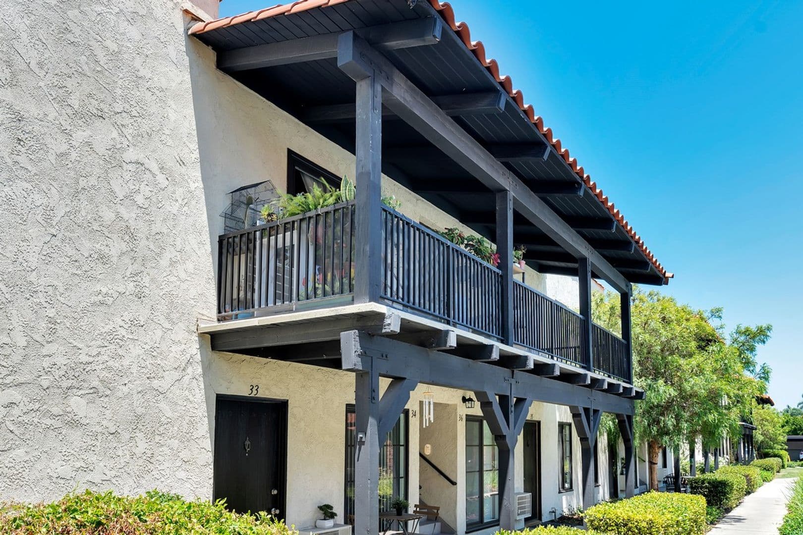 Tustin Apartment: 1731 Mitchell Avenue
