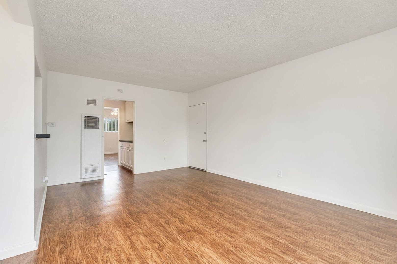 Costa Mesa Apartment: 2244-2250 Canyon Drive
