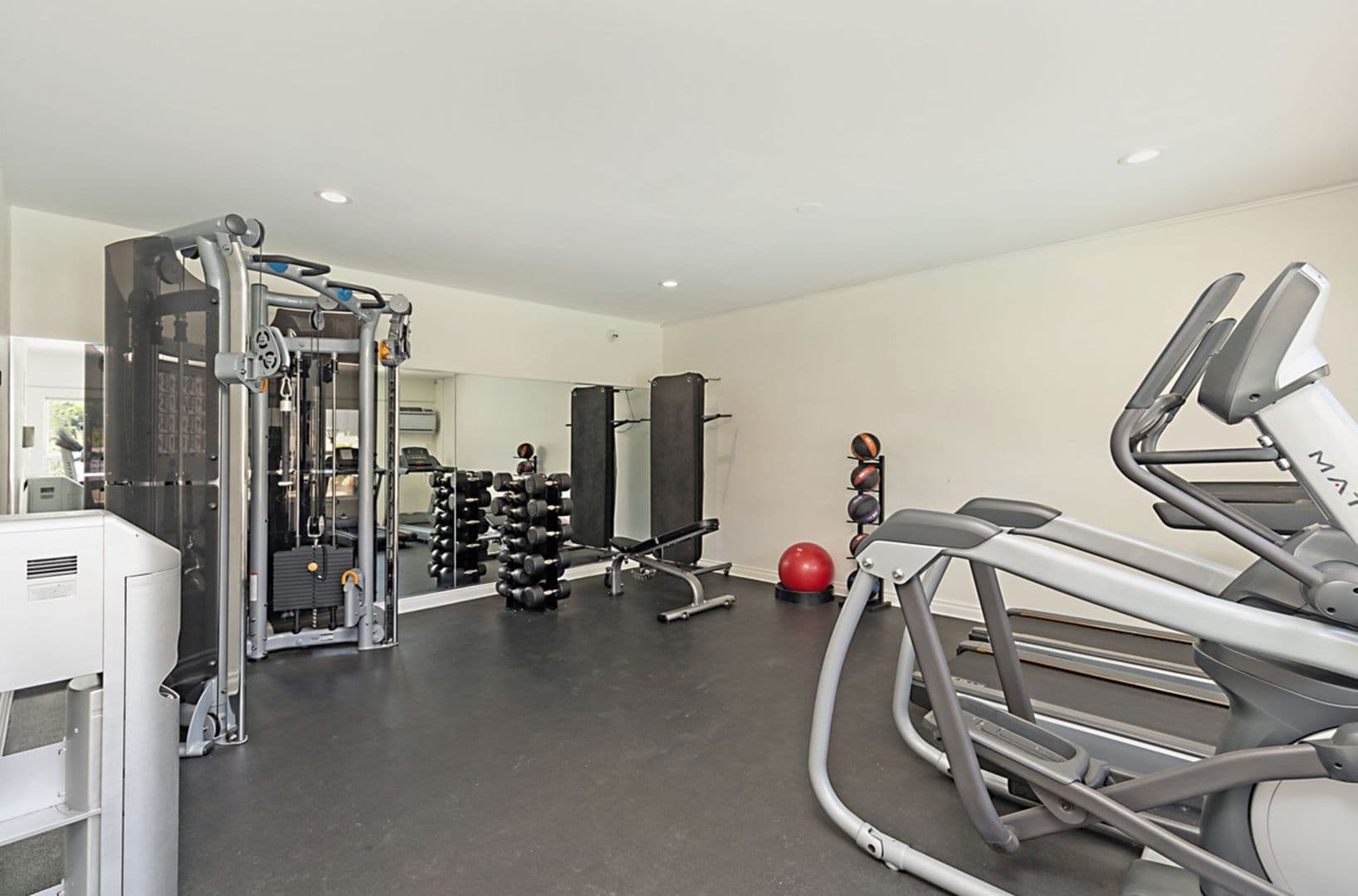 Tustin Apartment: 15610 Tustin Village Way