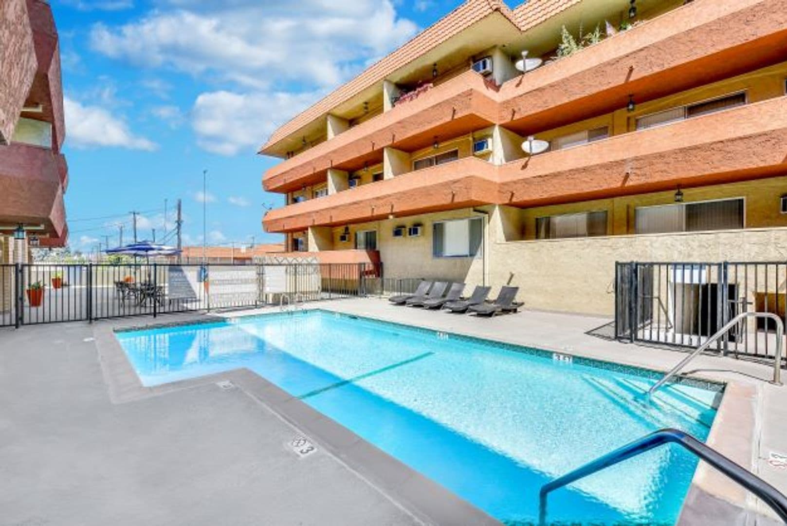 Anaheim Apartment: 1727 W Glenoaks Ave., 1724 W Catalpa Ave
