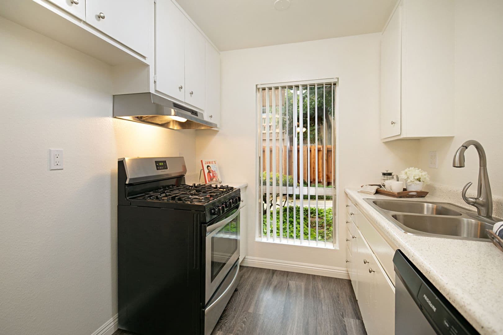 Costa Mesa Apartment: 2324 & 2332 Elden Avenue