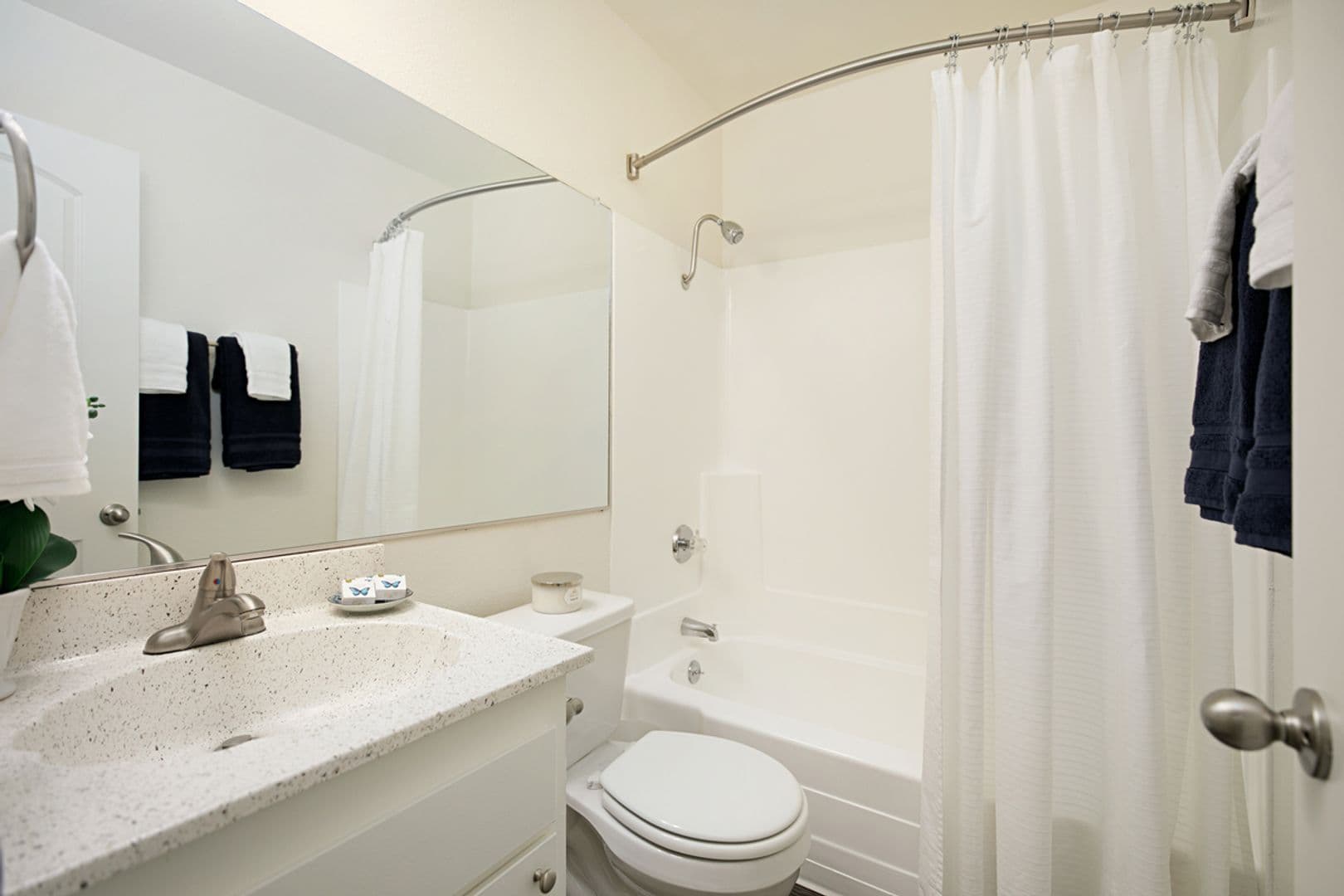 Costa Mesa Apartment: 2324 & 2332 Elden Avenue