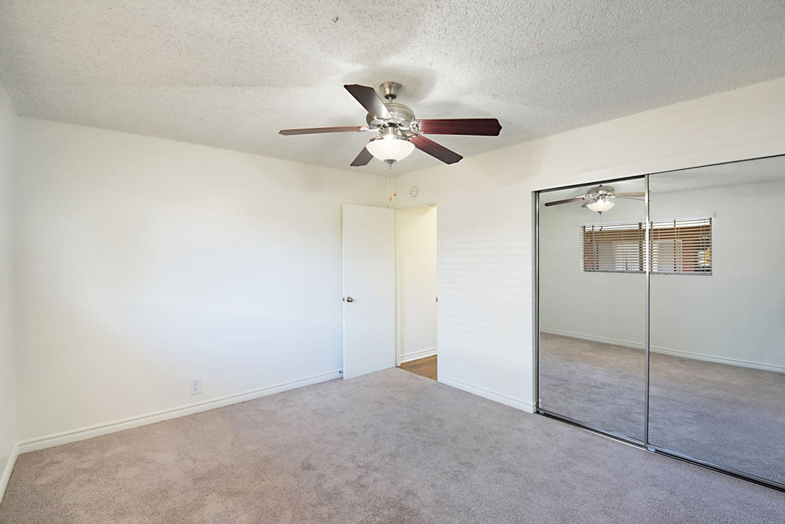 Bellflower Apartment: 15719 Eucalyptus Avenue