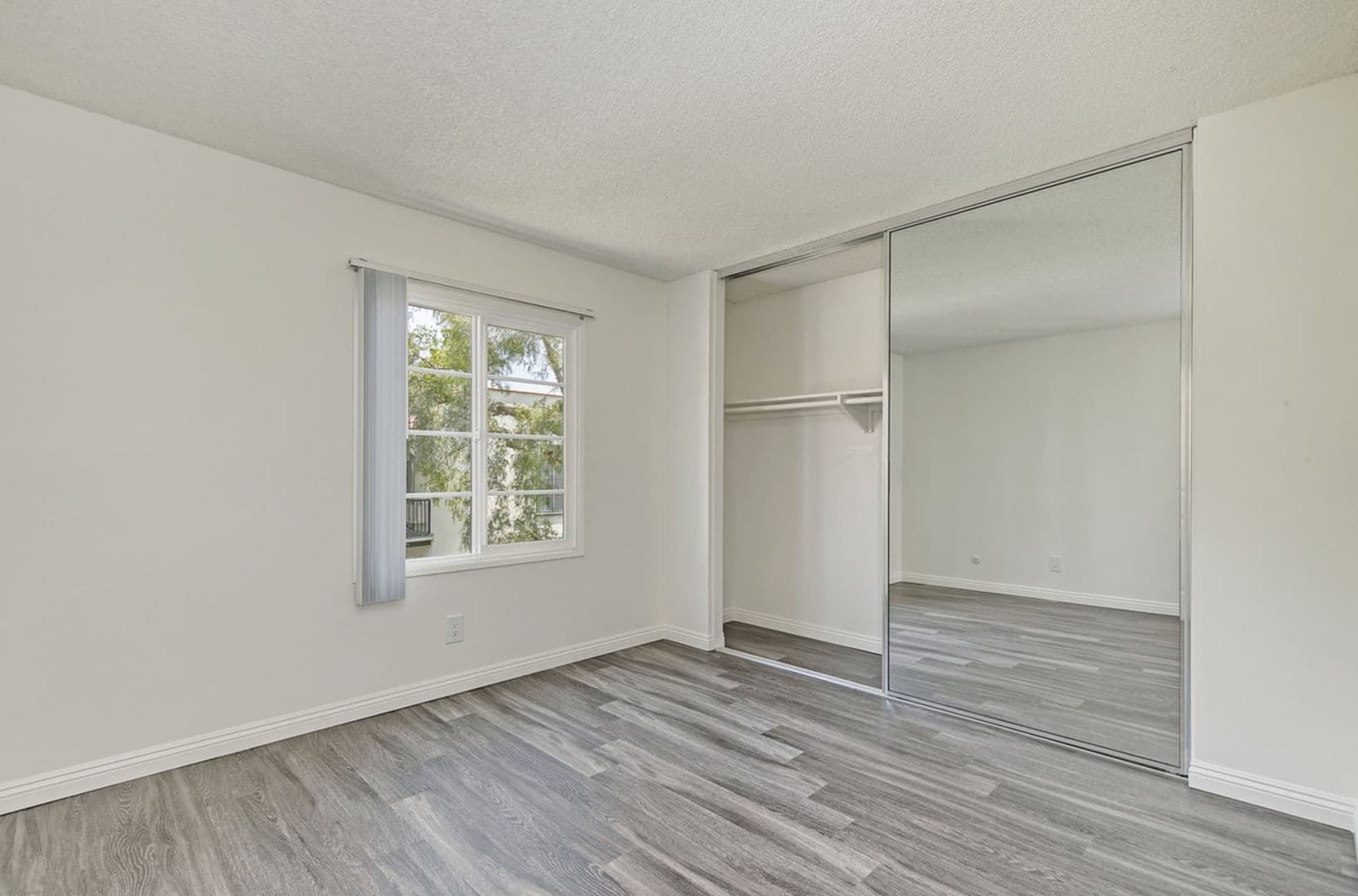 Tustin Apartment: 1731 Mitchell Avenue