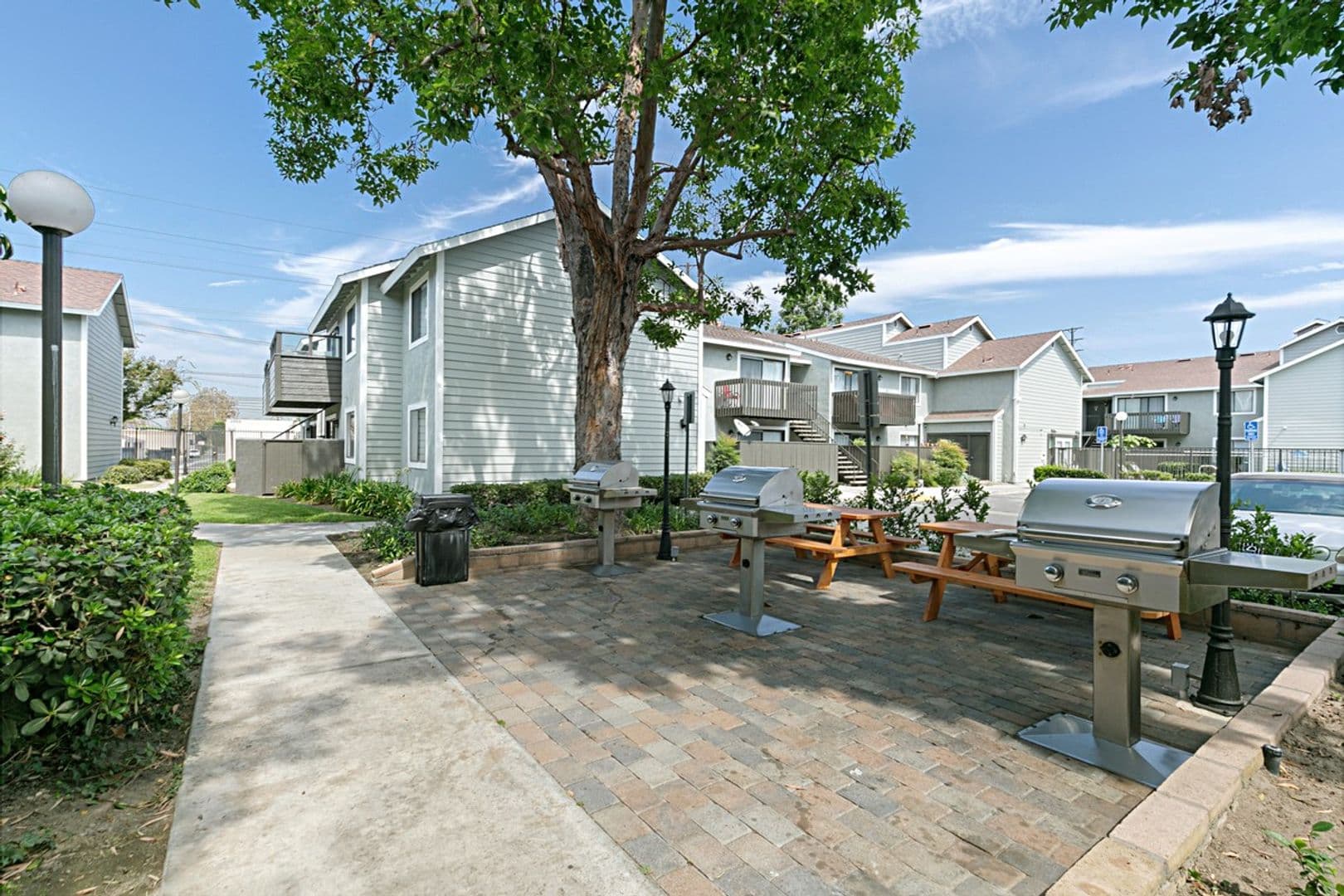 Anaheim Apartment: 2560 W. La Palma Avenue