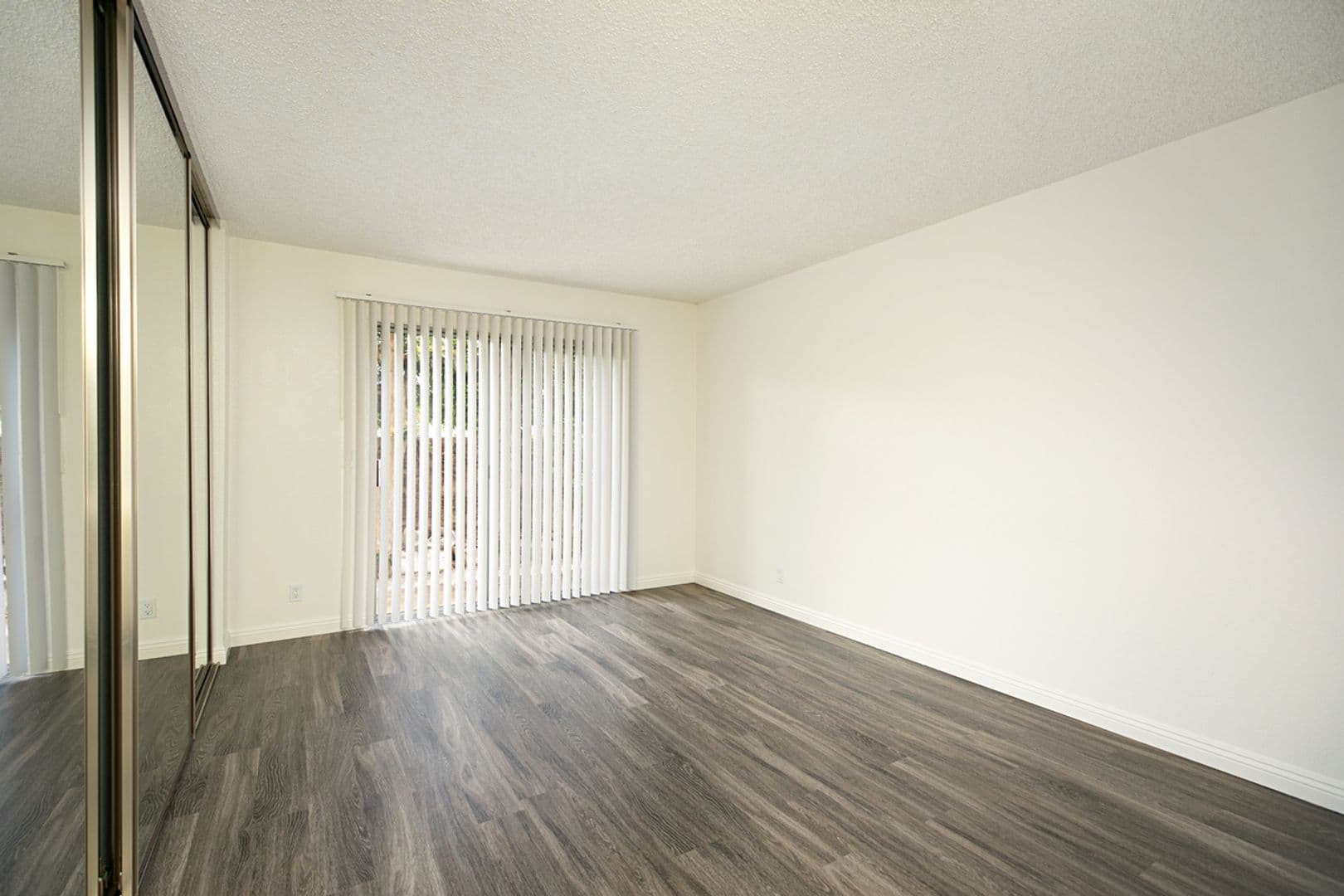 Costa Mesa Apartment: 2324 & 2332 Elden Avenue