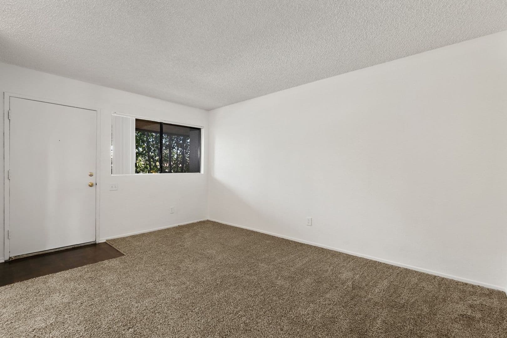 Corona Apartment: 125  N. Buena Vista Ave