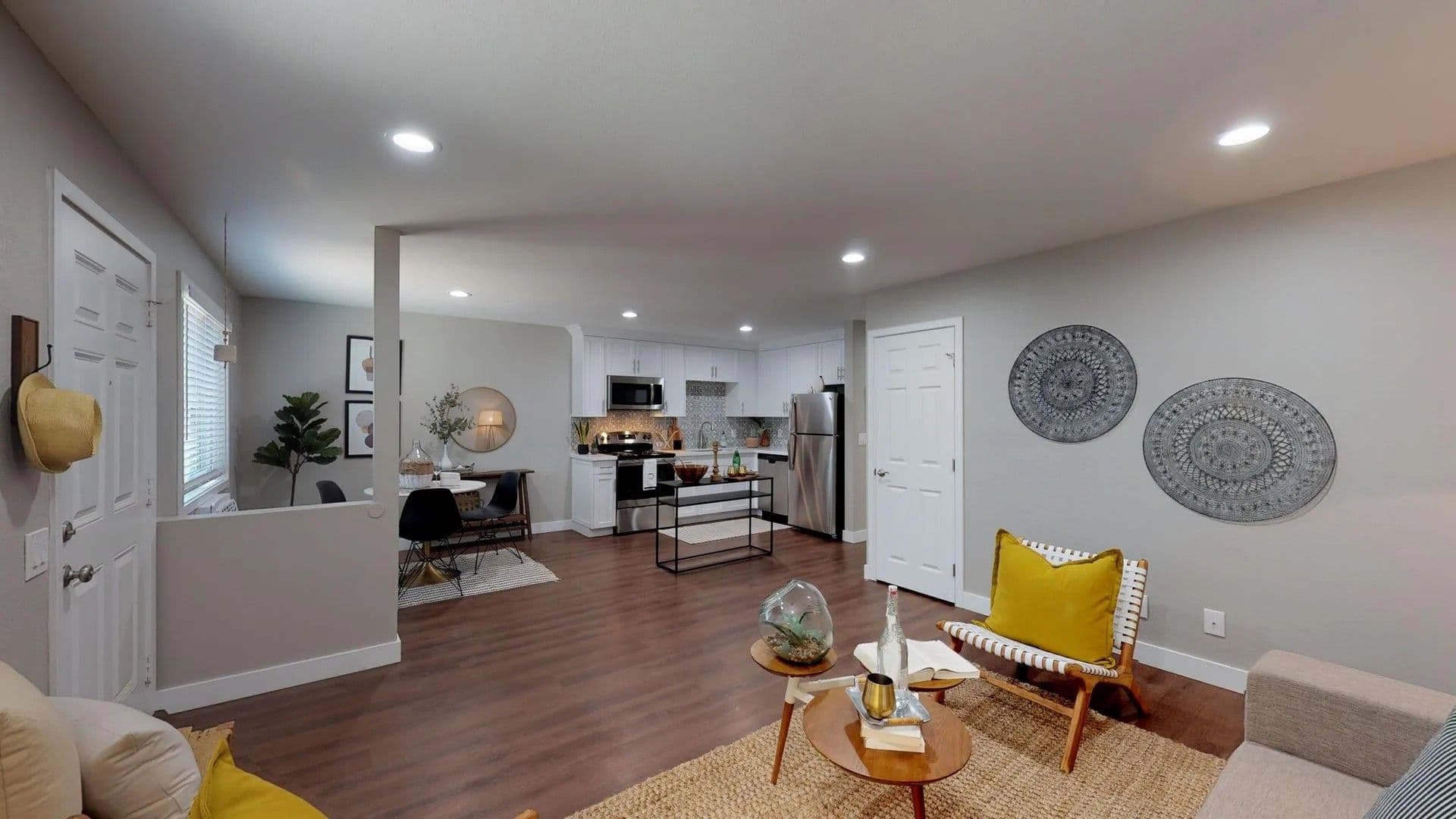 Fallbrook Apartment: 1133 Old Stage Road