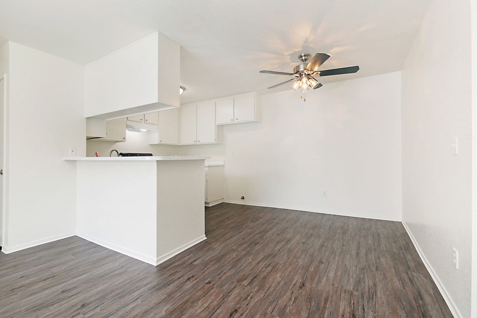 Anaheim Apartment: 2560 W. La Palma Avenue