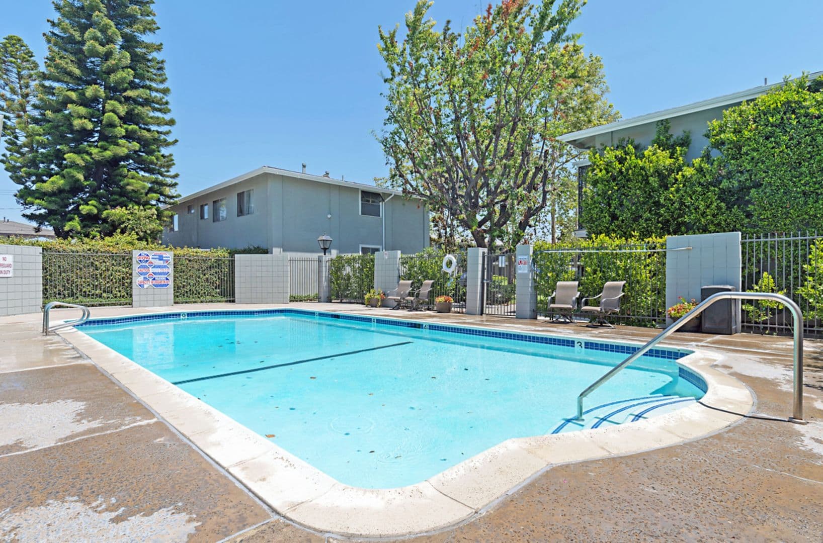 Tustin Apartment: 15610 Tustin Village Way