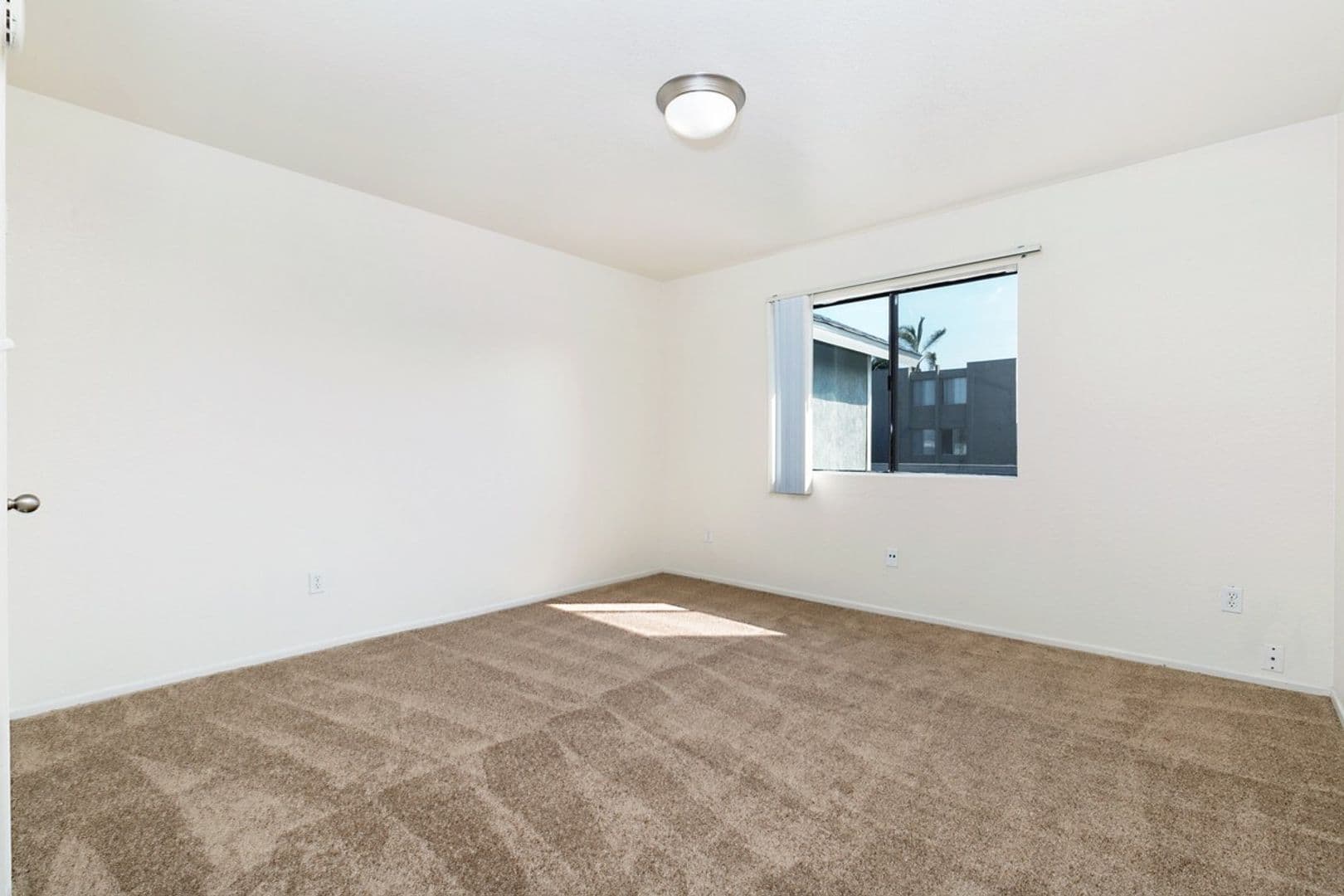 Anaheim Apartment: 2560 W. La Palma Avenue