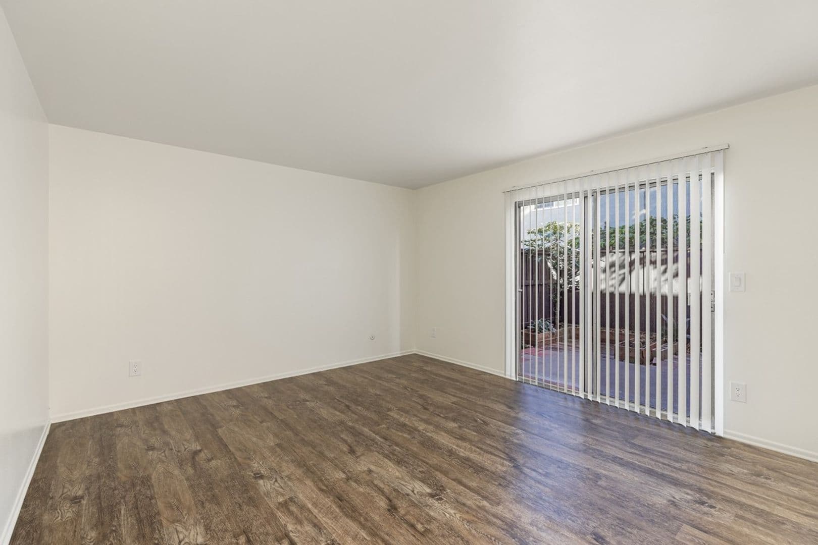 Tustin Apartment: 15610 Tustin Village Way