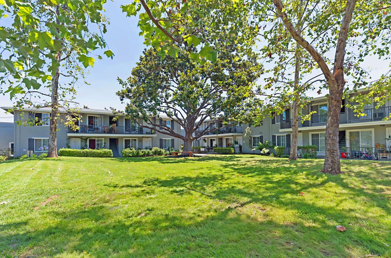 Tustin Apartment: 15610 Tustin Village Way