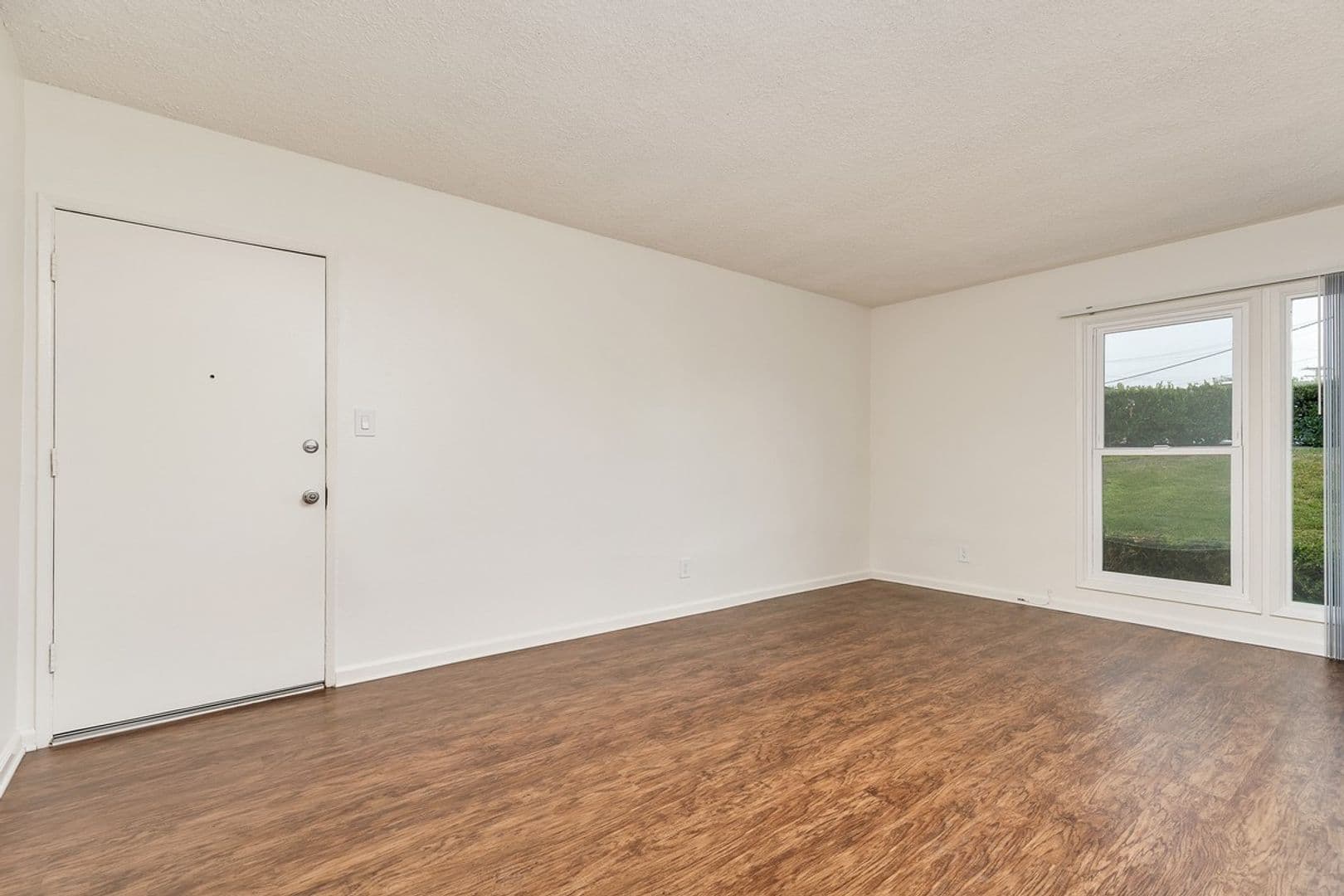 Costa Mesa Apartment: 2244-2250 Canyon Drive