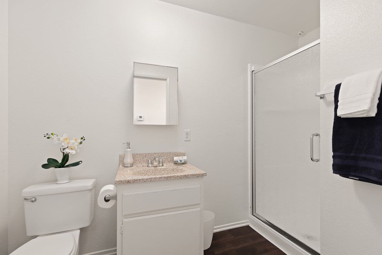 Corona Apartment: 125  N. Buena Vista Ave
