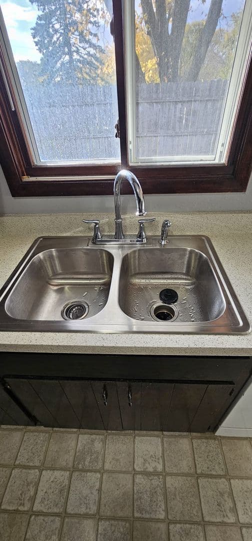 Franklin Apartment: 6405 S. 27th Street