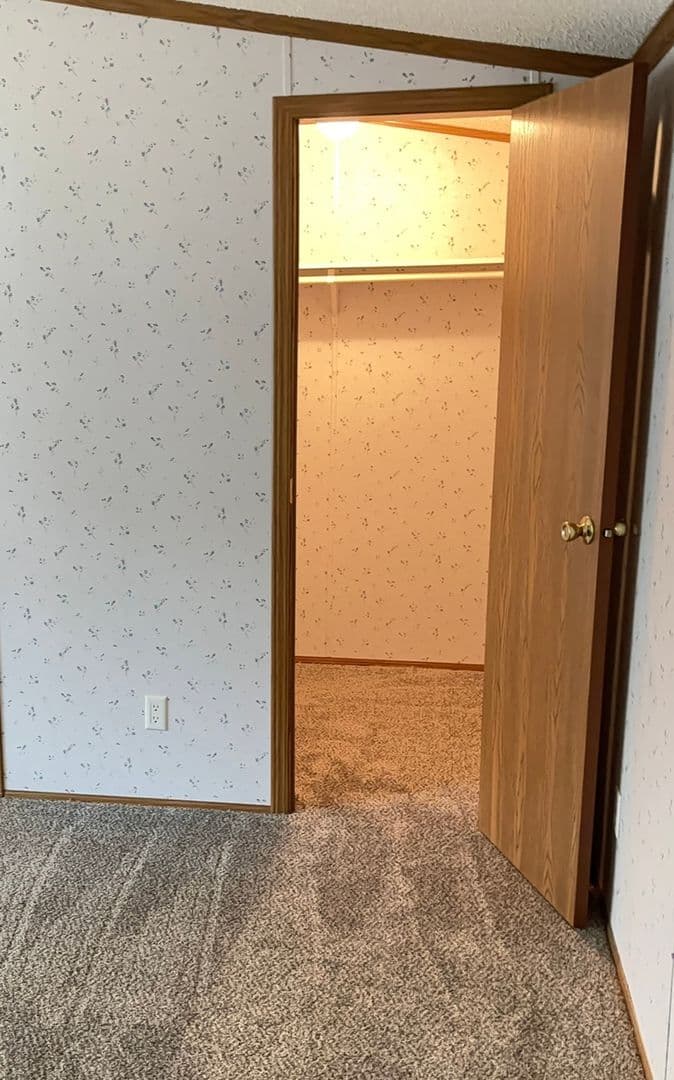 Staples Apartment: 1201 8th Street NE