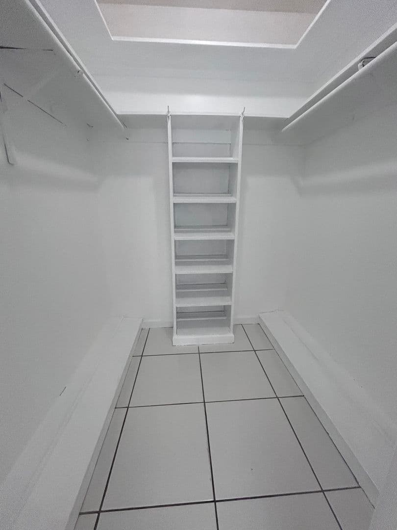 Hollywood Apartment: 3615-3617 Polk St