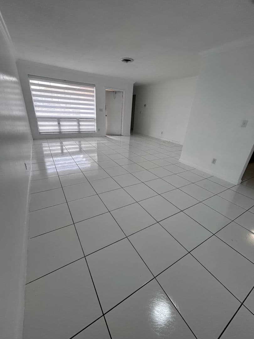 Hollywood Apartment: 3615-3617 Polk St