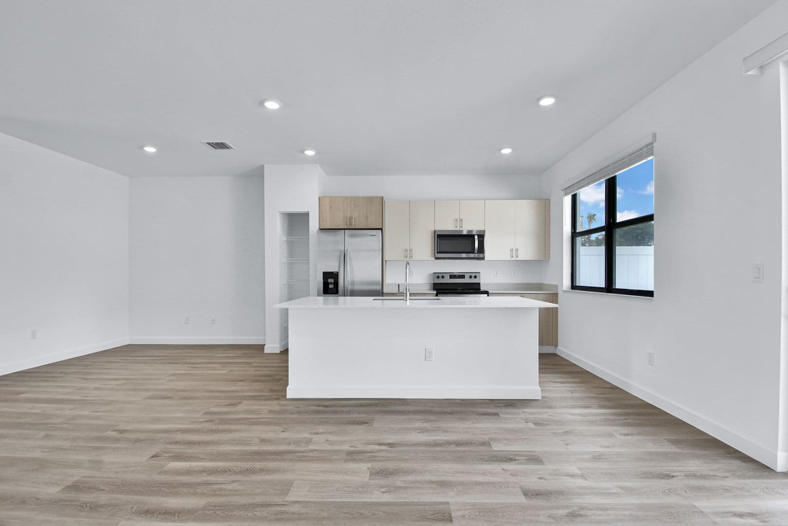 Pompano Beach Townhome: 712 Del Vista Road