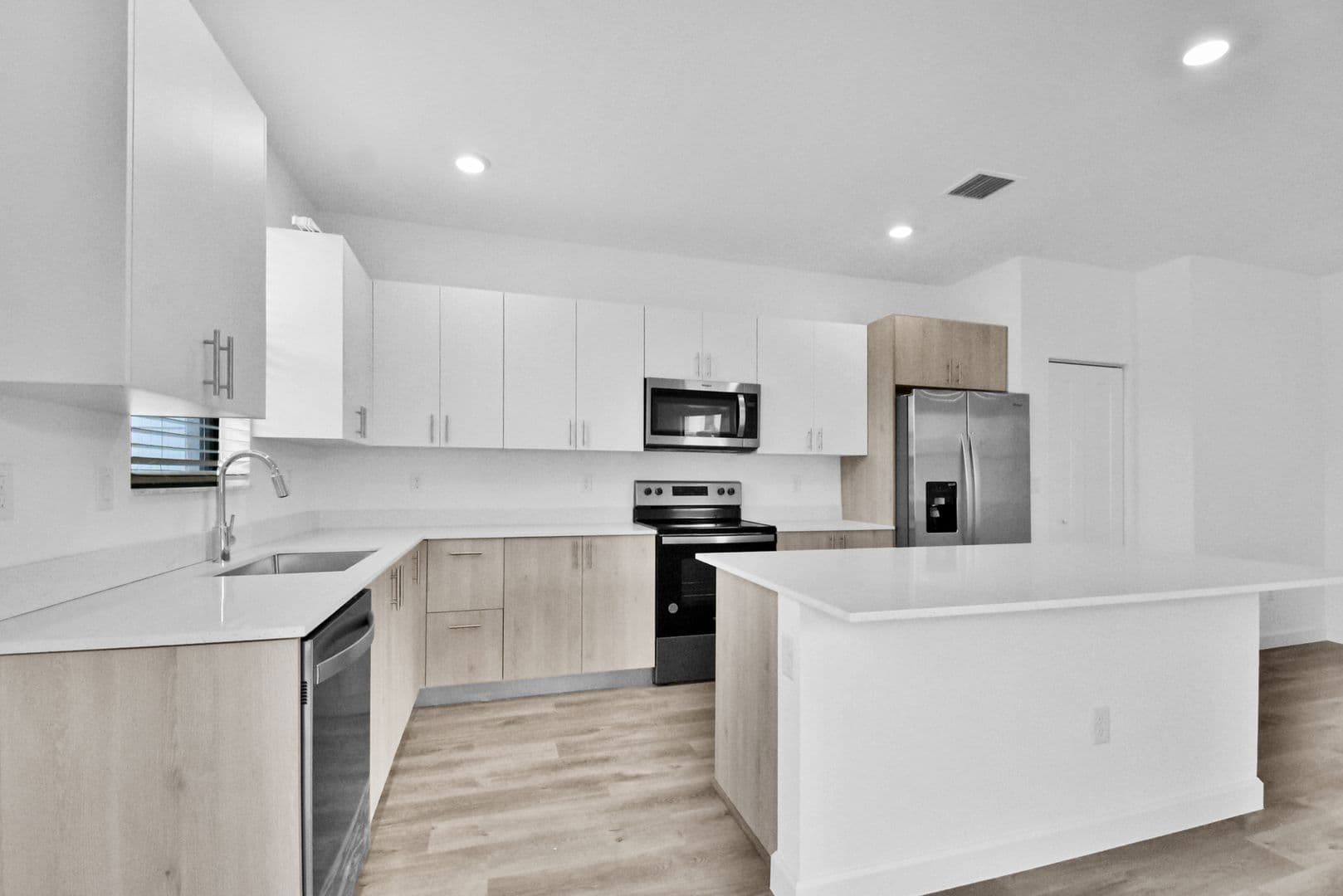 Pompano Beach Townhome: 706 Del Vista Road