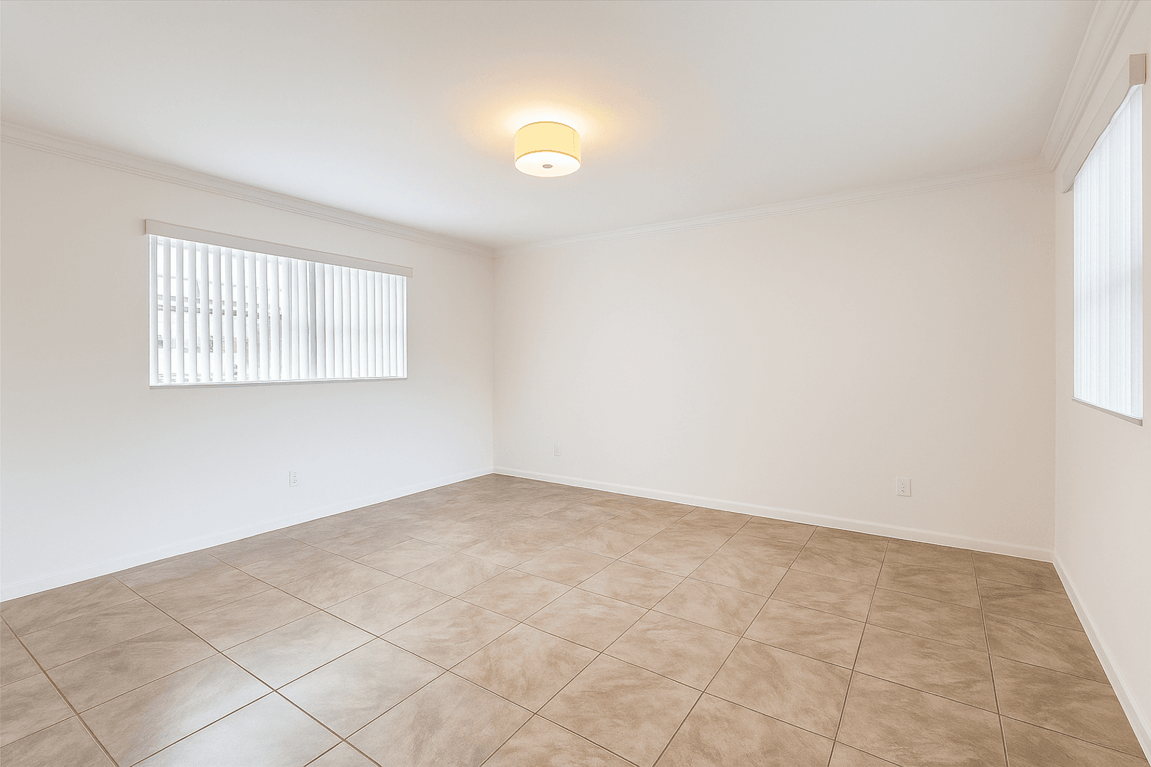 Hollywood Apartment: 3808 Polk St