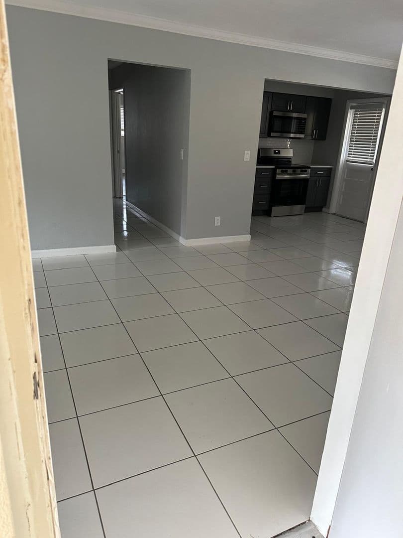 Hollywood Apartment: 3604 Taylor St
