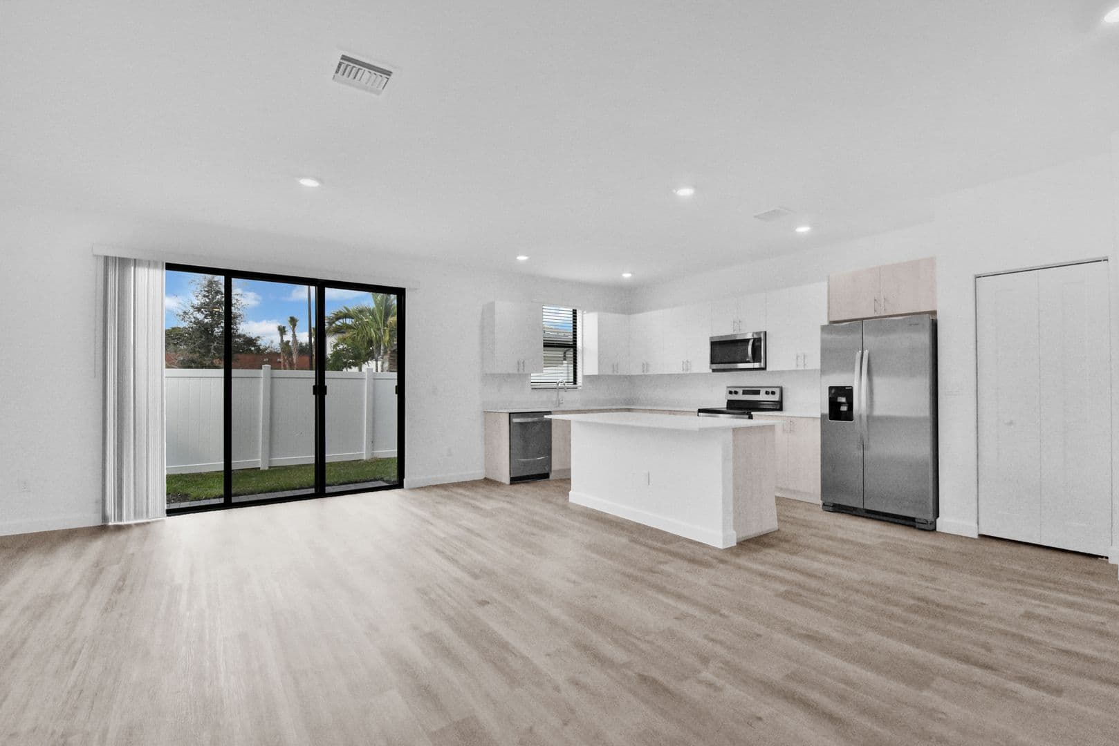 Pompano Beach Townhome: 706 Del Vista Road