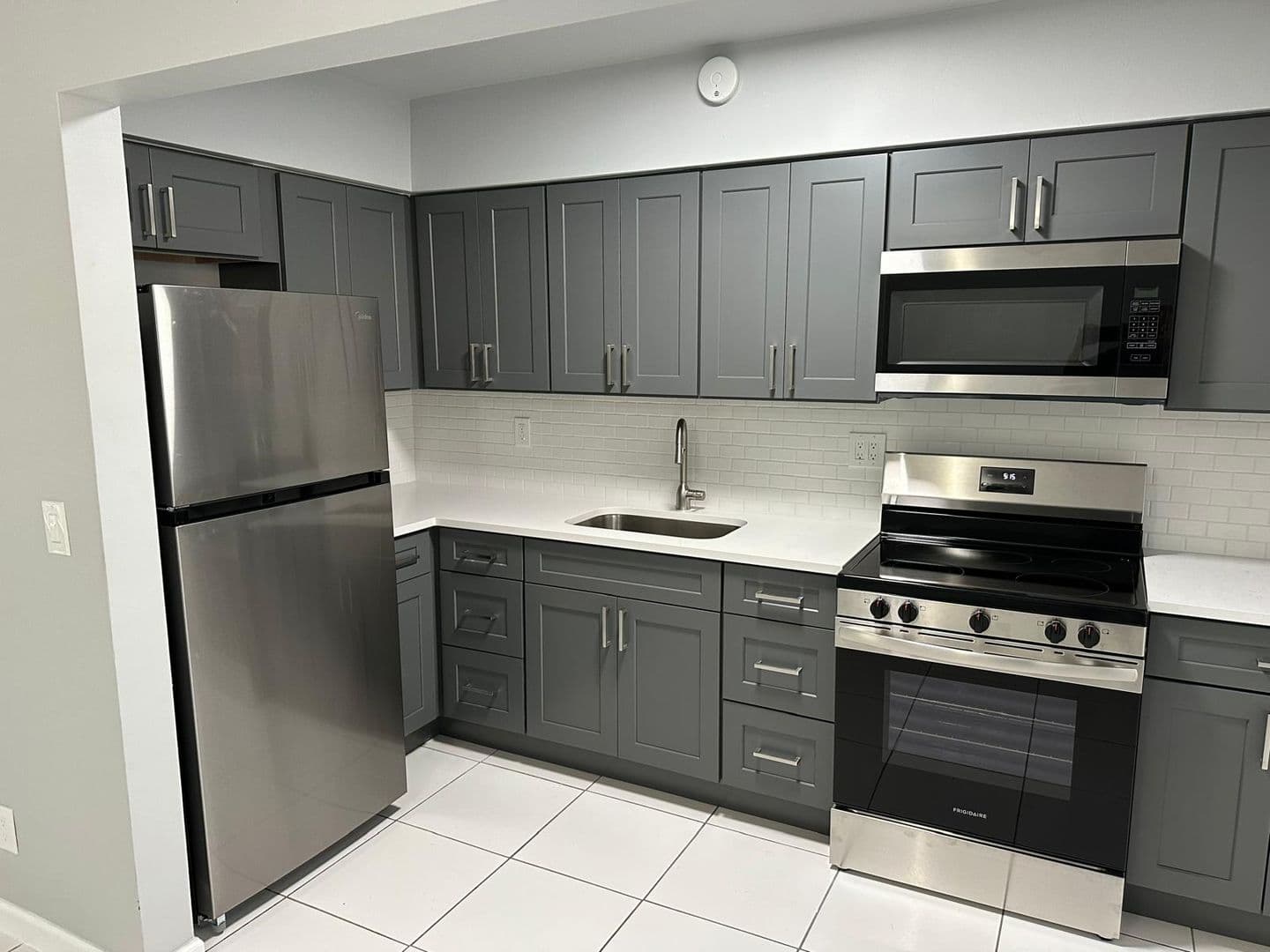Hollywood Apartment: 3604 Taylor St