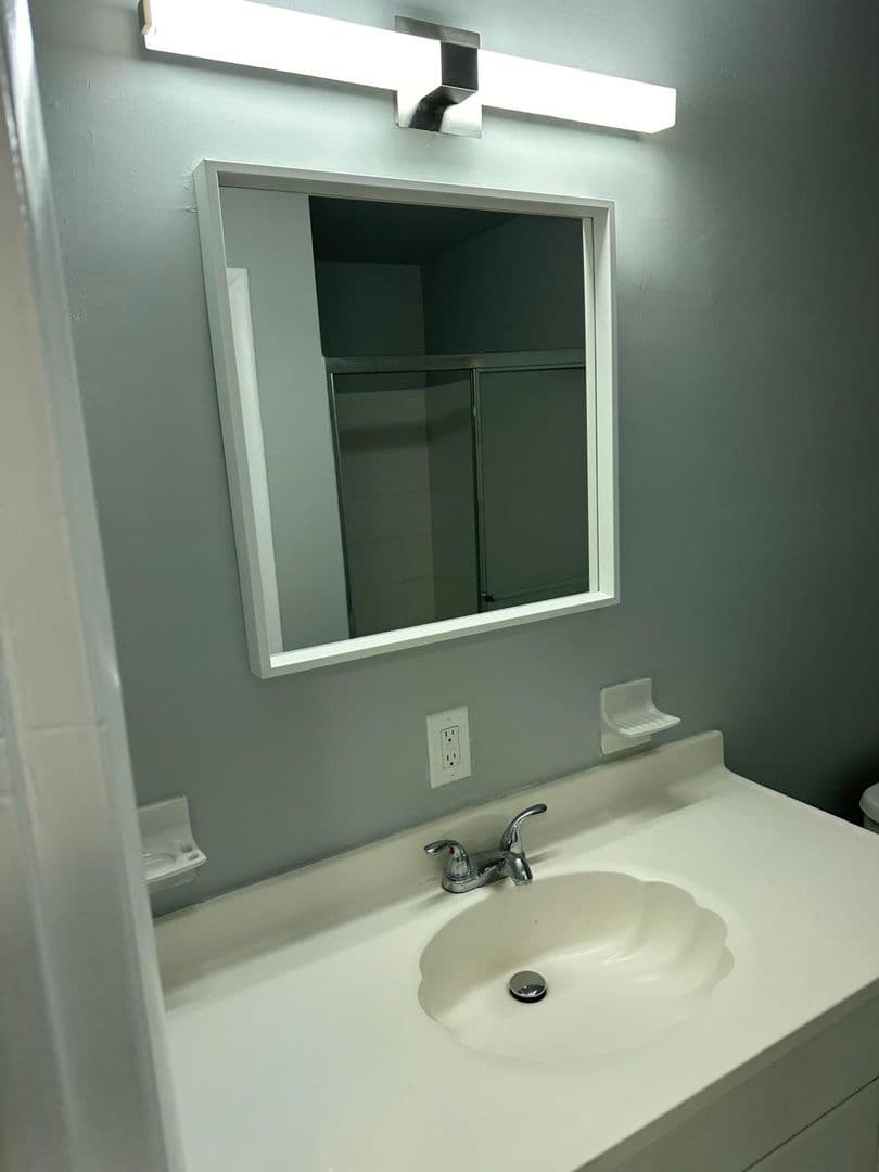 Hollywood Apartment: 3604 Taylor St