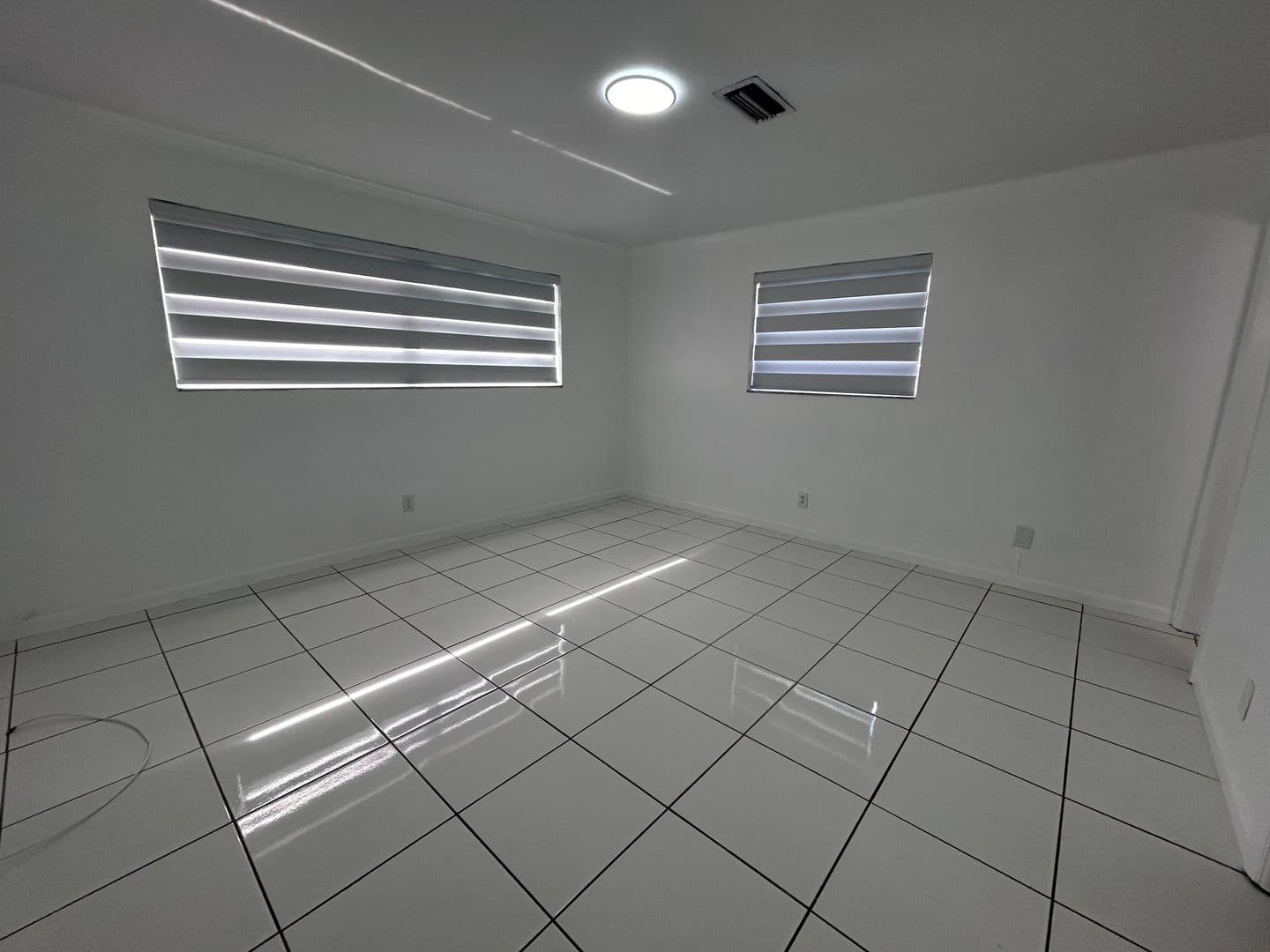Hollywood Apartment: 3615-3617 Polk St
