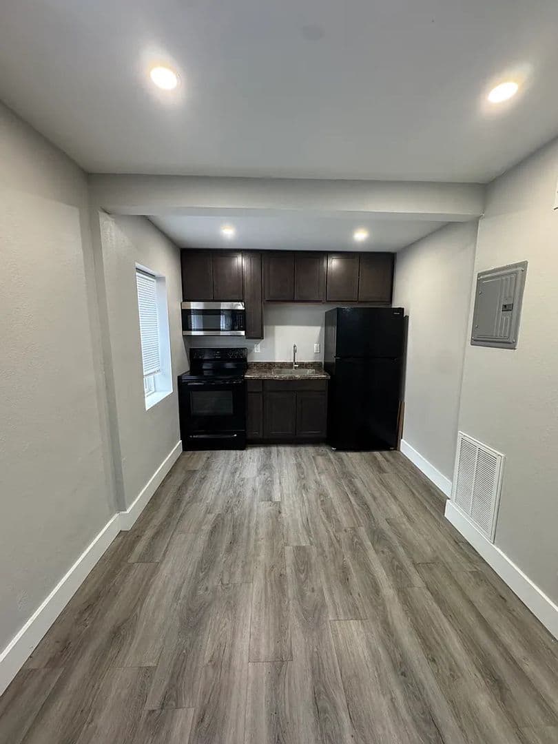 South Bend Apartment: 124 North Eddy St