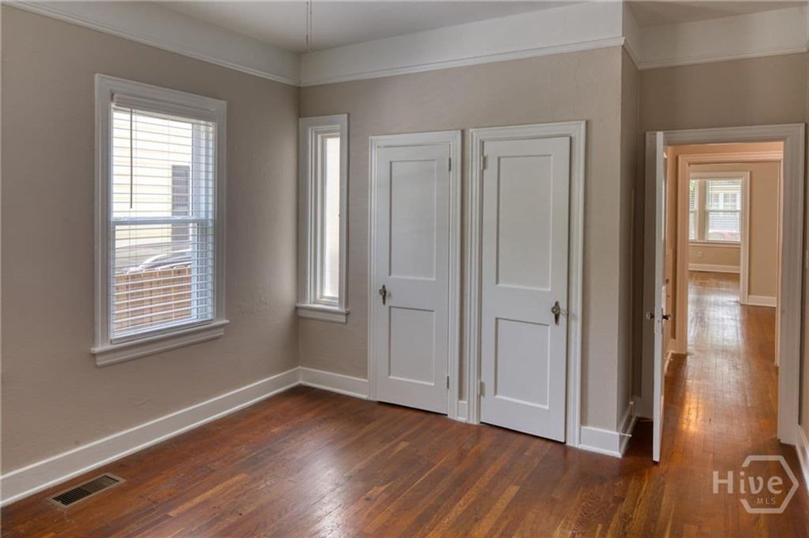 Savannah Apartment: 126 E 53rd St