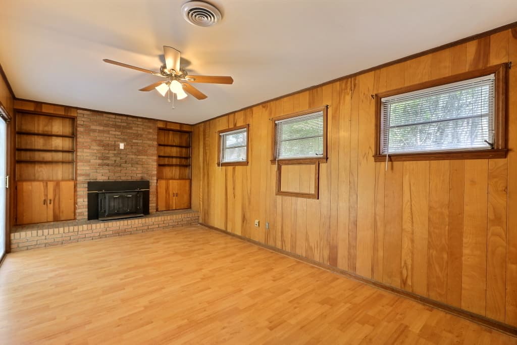 Savannah House: 2240 Daffin Dr.