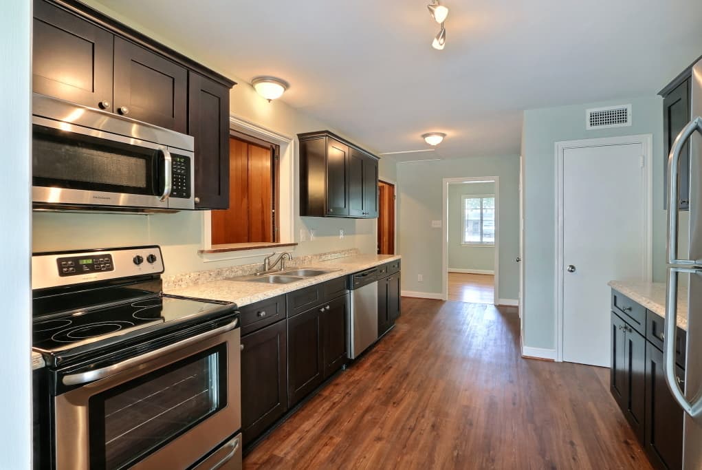 Savannah House: 2240 Daffin Dr.