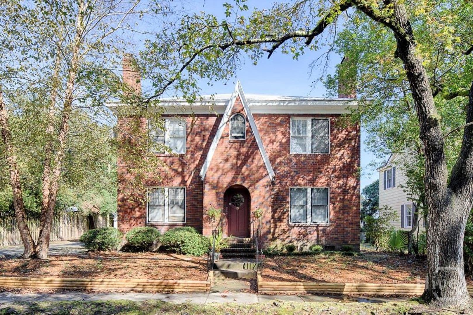 Savannah Apartment: 126 E 53rd St