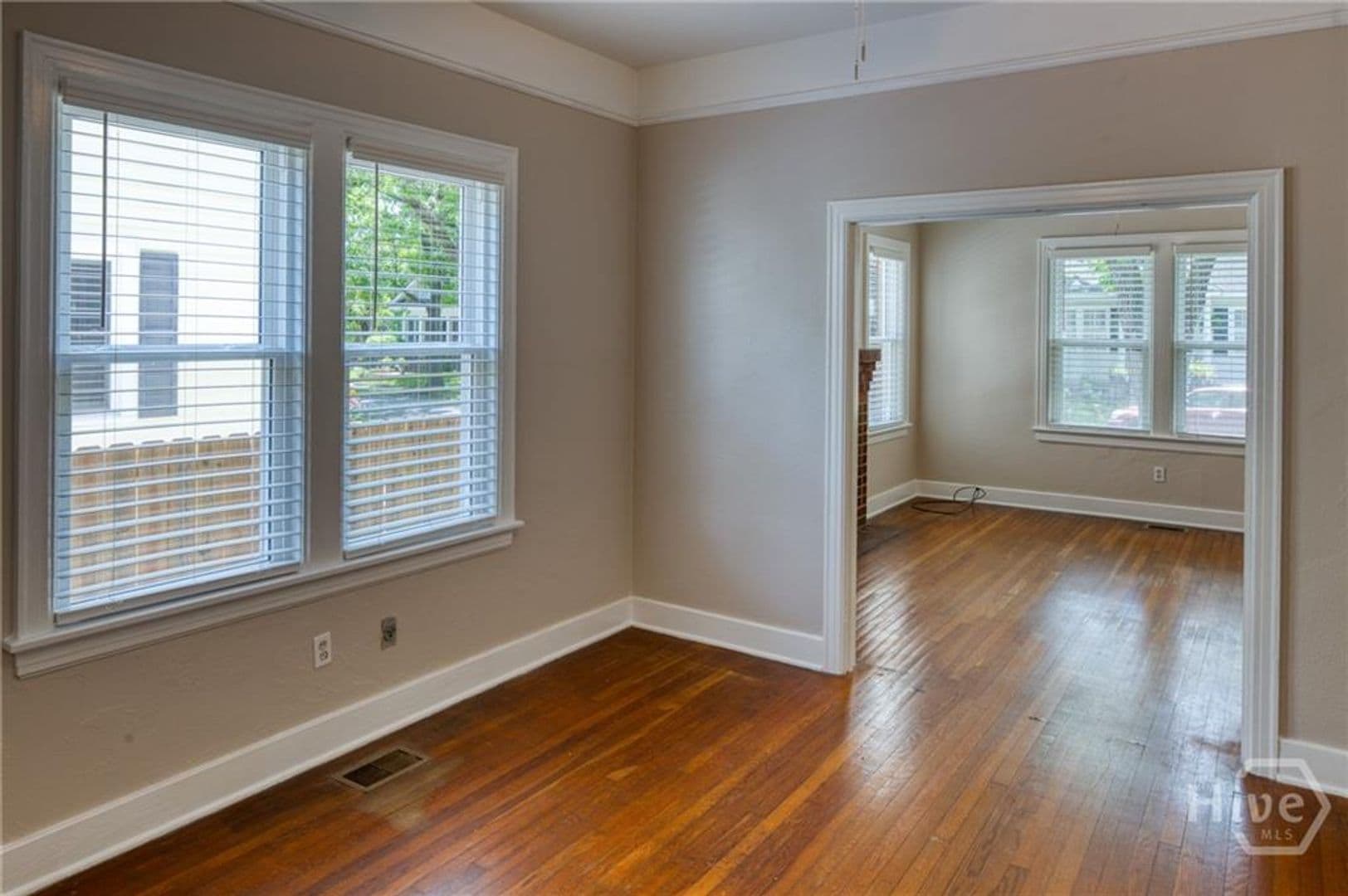 Savannah Apartment: 126 E 53rd St