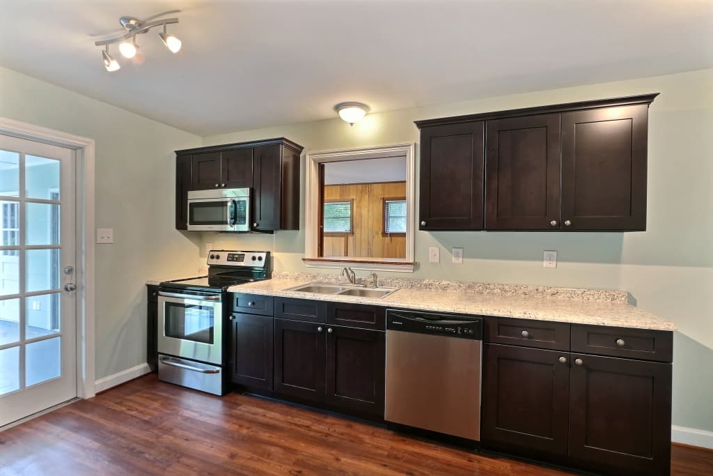 Savannah House: 2240 Daffin Dr.
