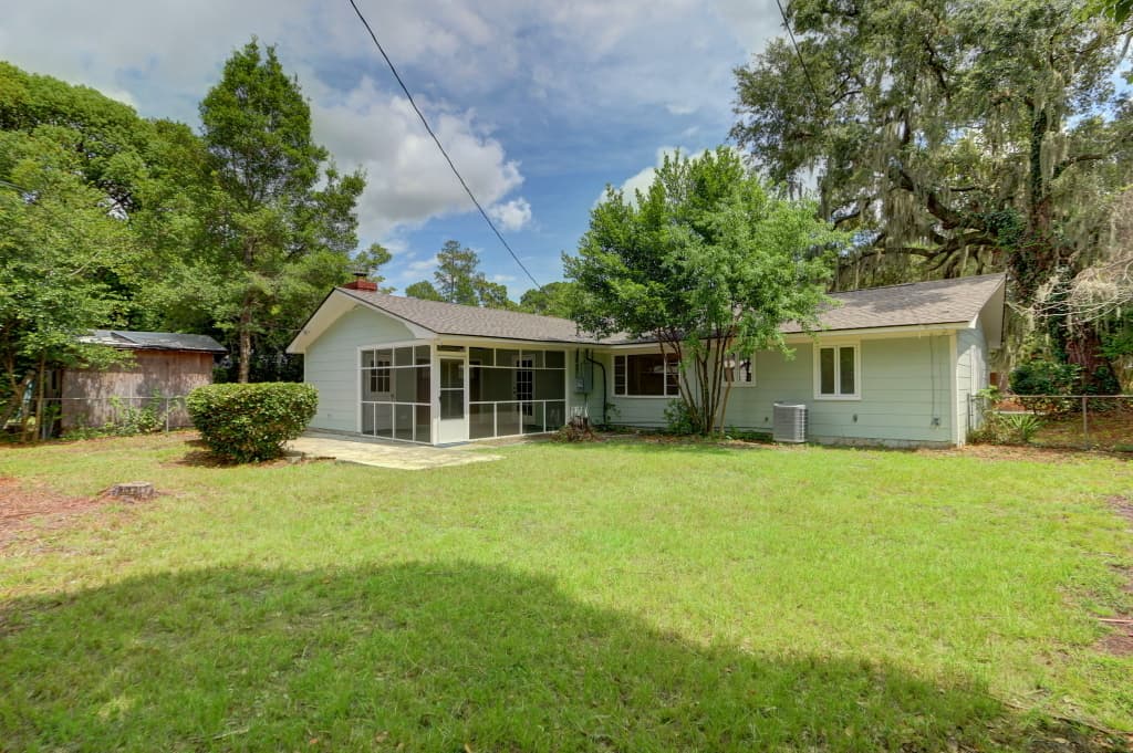 Savannah House: 2240 Daffin Dr.