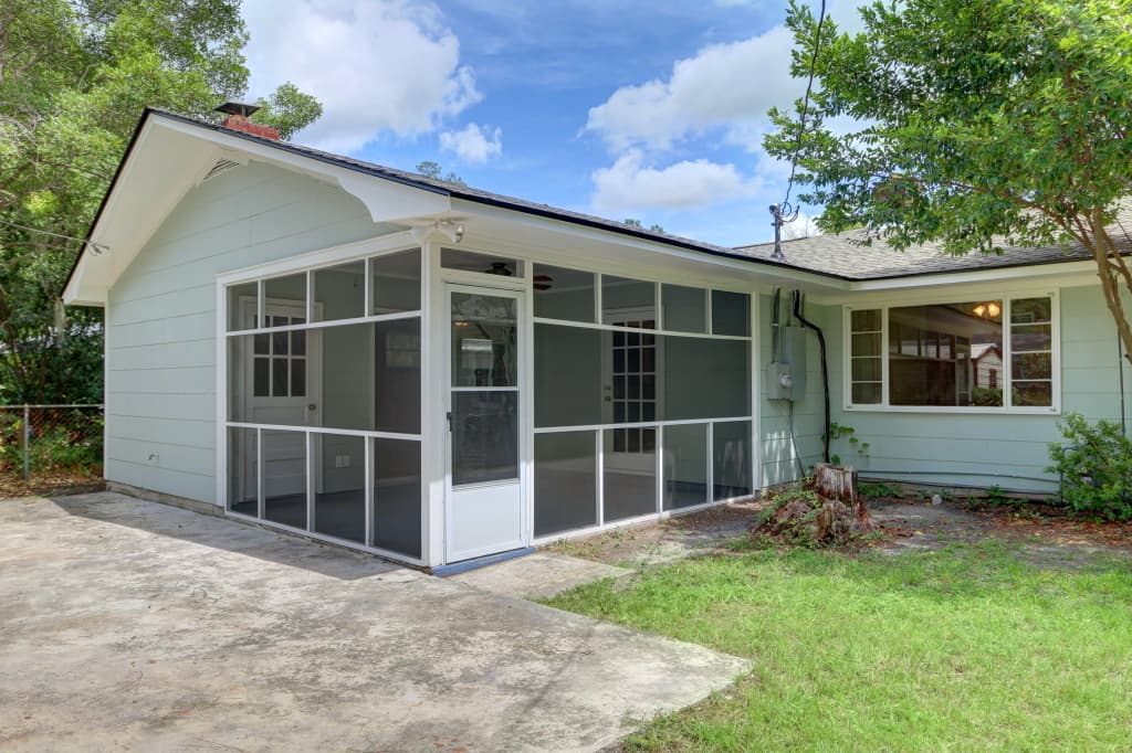 Savannah House: 2240 Daffin Dr.