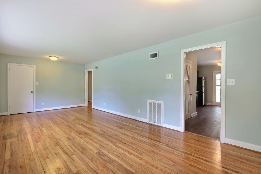 Savannah House: 2240 Daffin Dr.