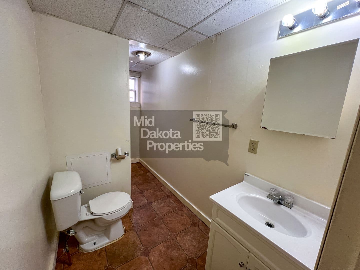 Mitchell Apartment: 112, 114, 116 120 E 3rd